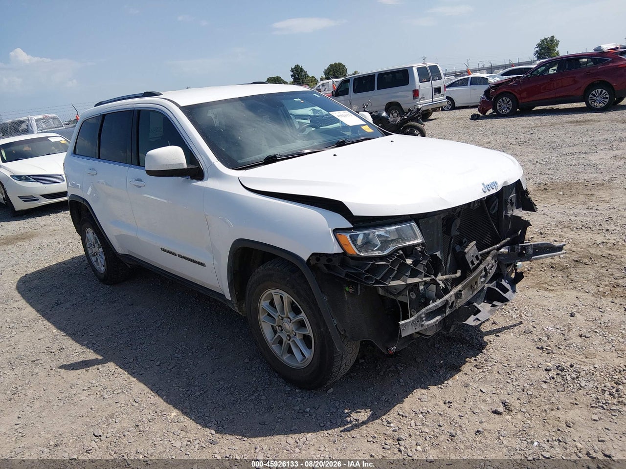 1C4RJEAG2JC****** · 2018 JEEP GRAND CHEROKEE LAREDO E 4X2