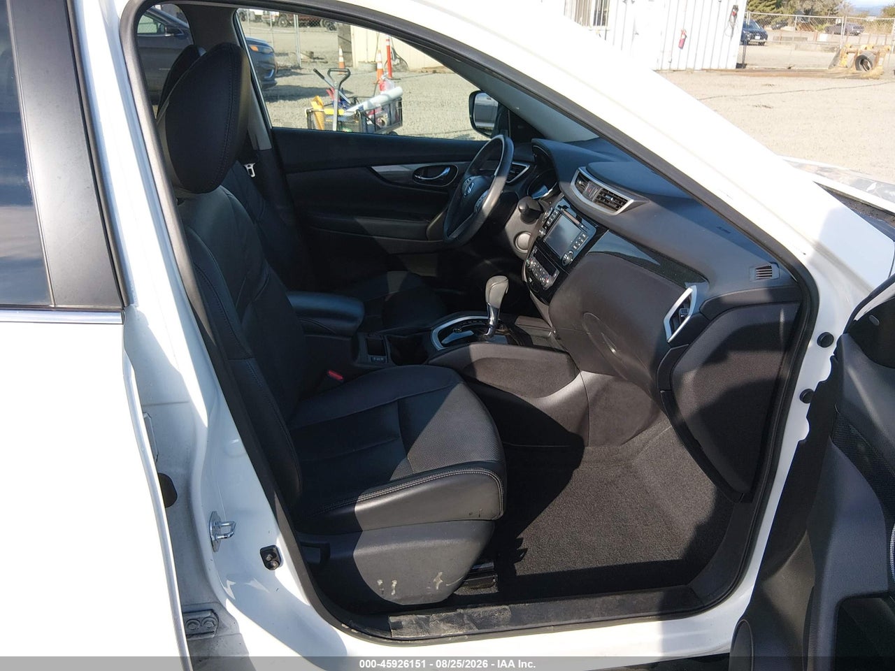 2015 NISSAN ROGUE SL · 5/11
