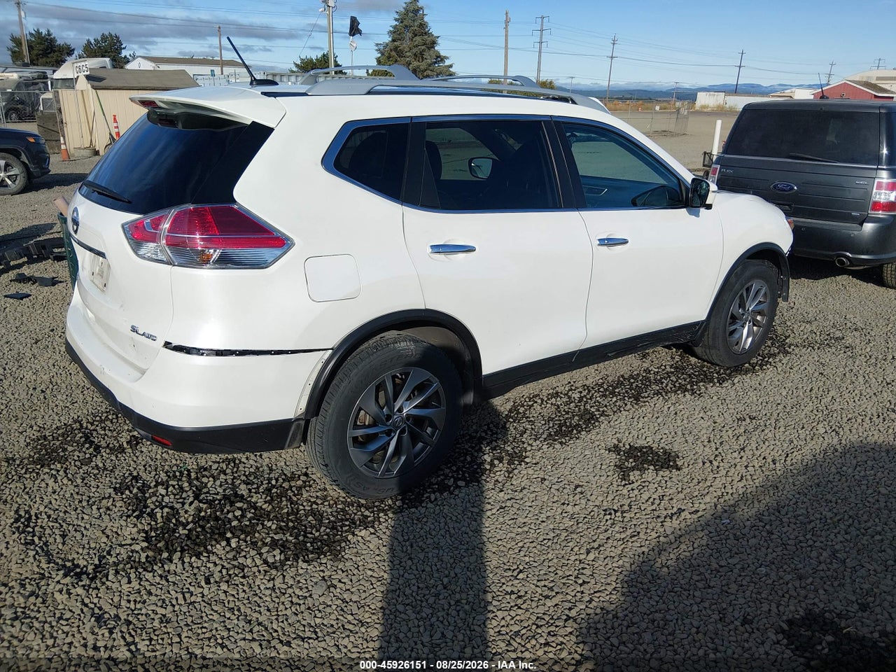 2015 NISSAN ROGUE SL · 4/11