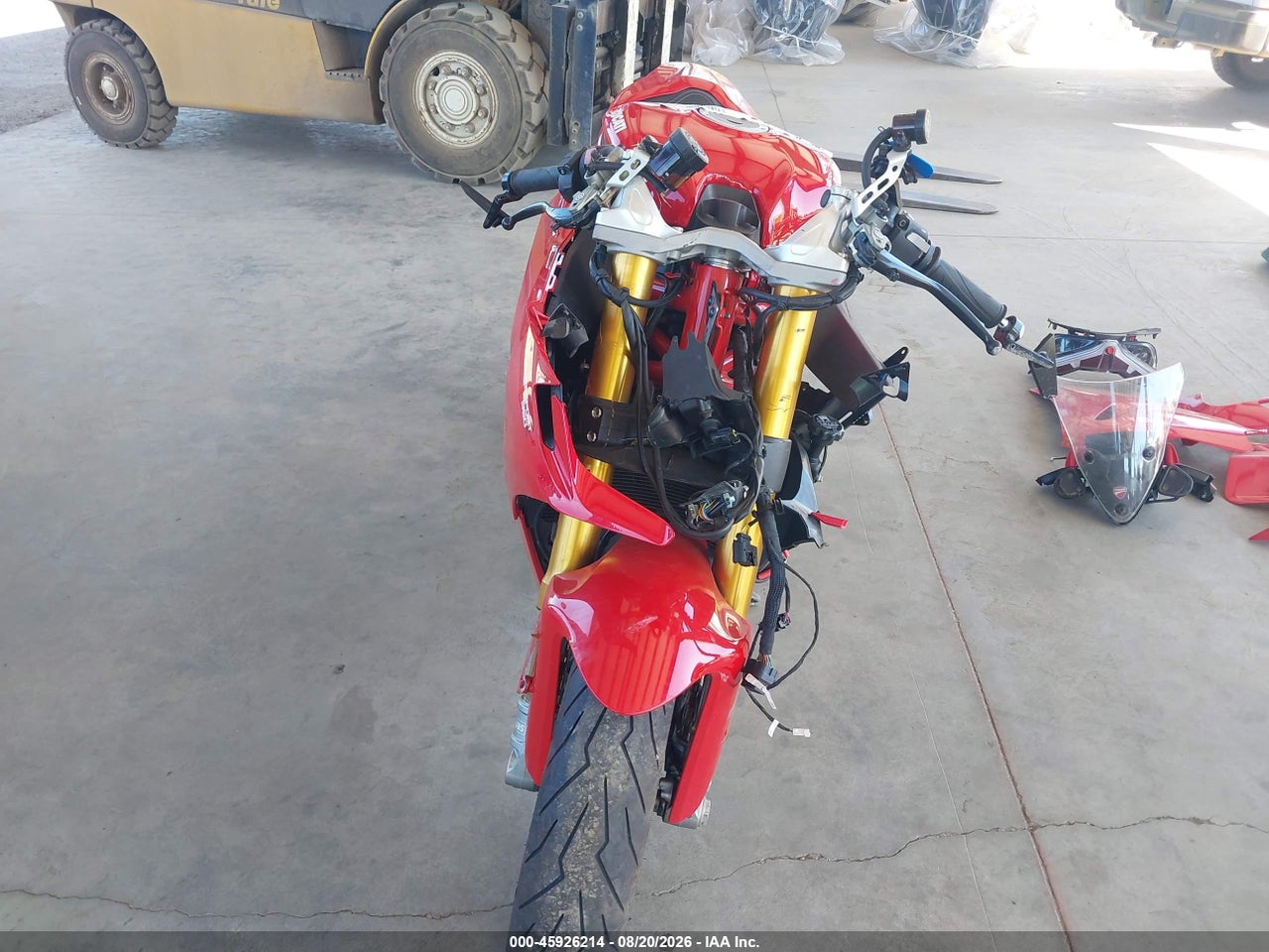 2022 DUCATI SUPERSPORT · 5/10