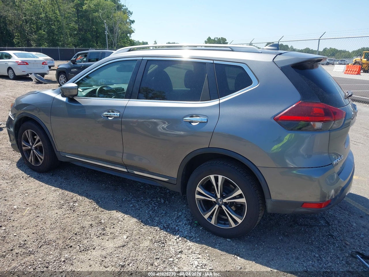 2018 NISSAN ROGUE SL · 3/11
