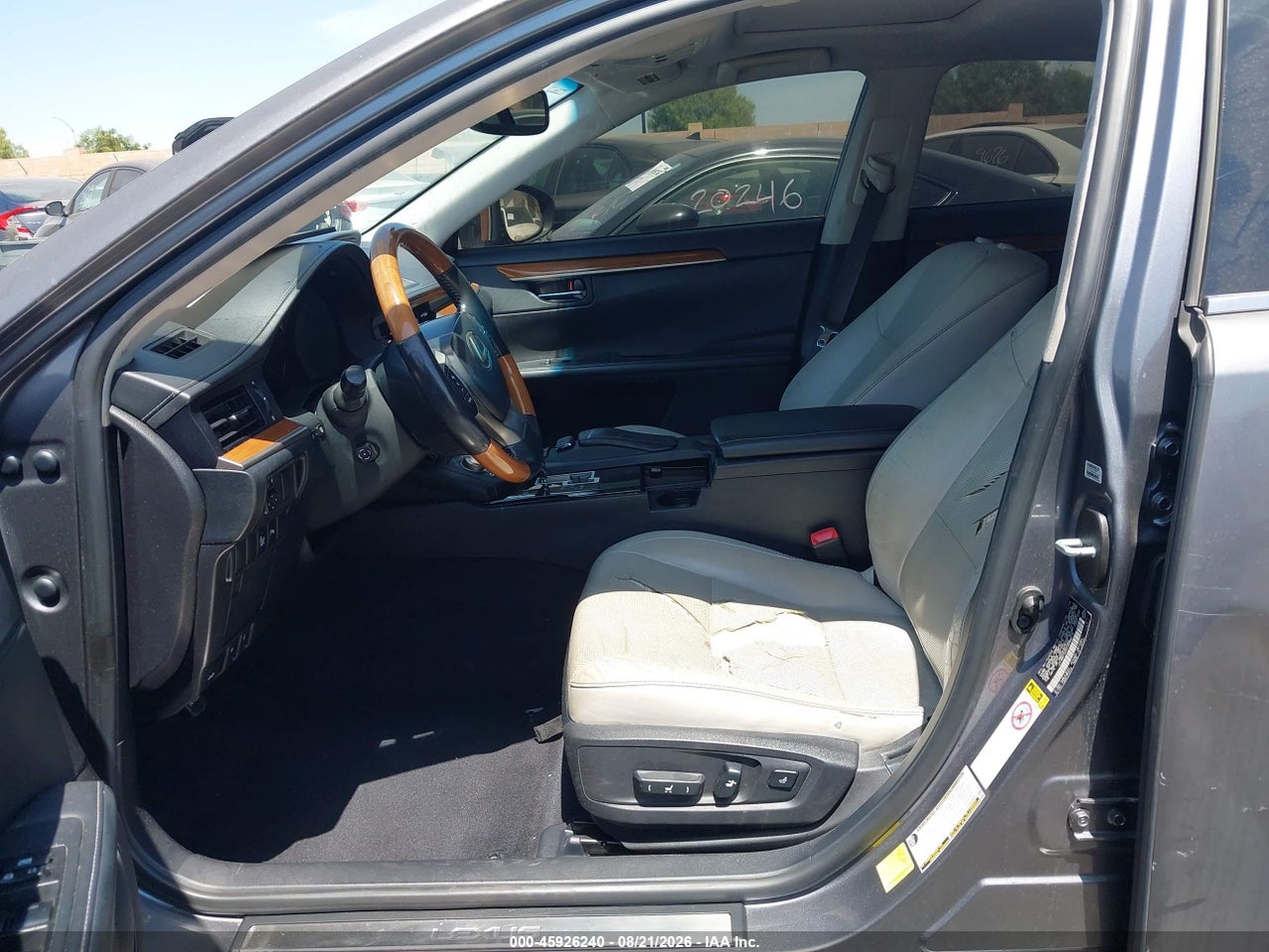 2015 LEXUS ES 300H · 5/11