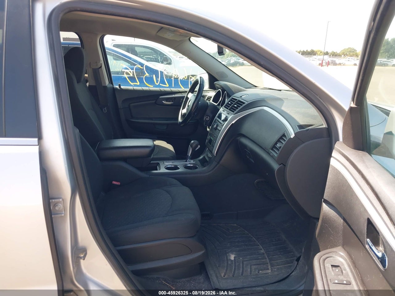 2010 CHEVROLET TRAVERSE LT · 5/11