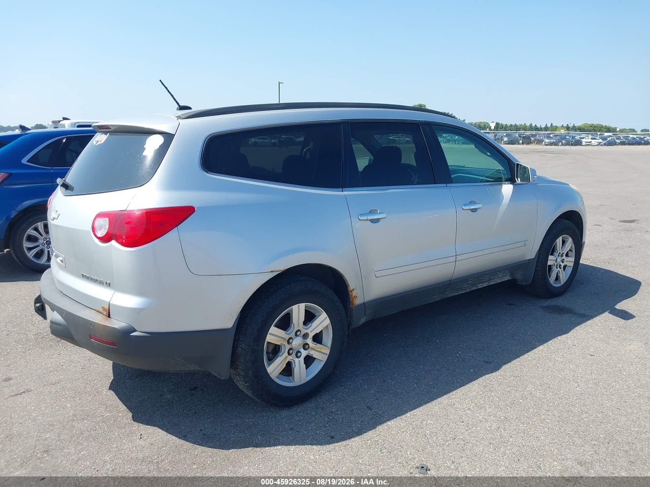 2010 CHEVROLET TRAVERSE LT · 4/11