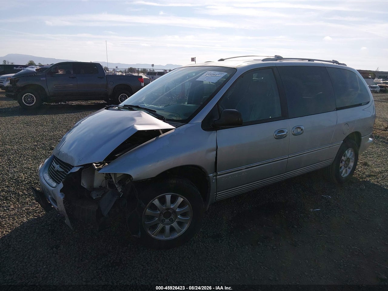 2000 CHRYSLER TOWN &amp; COUNTRY LIMITED · 2/10