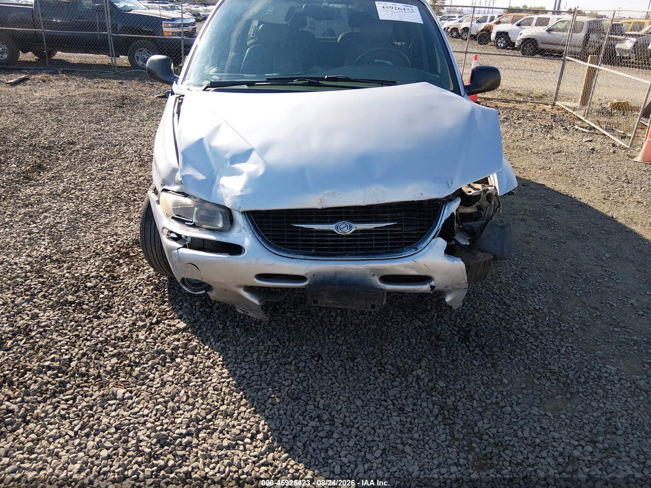 2000 CHRYSLER TOWN &amp; COUNTRY LIMITED · 6/10