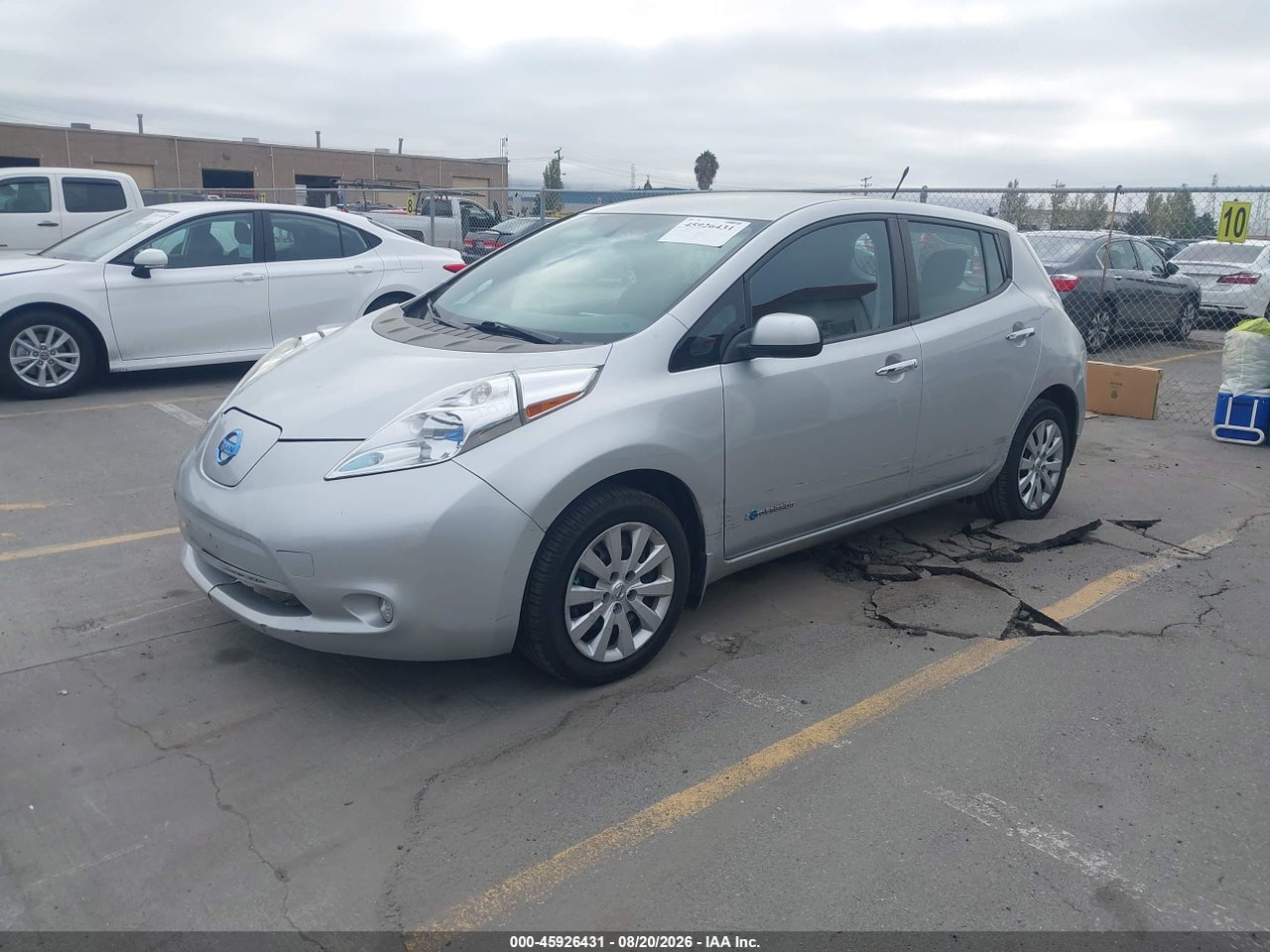 2013 NISSAN LEAF S · 2/11