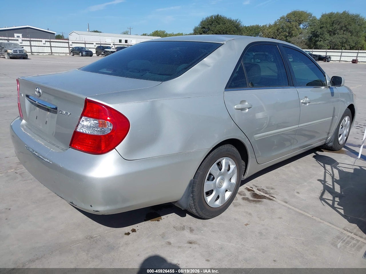 2002 TOYOTA CAMRY LE · 4/11