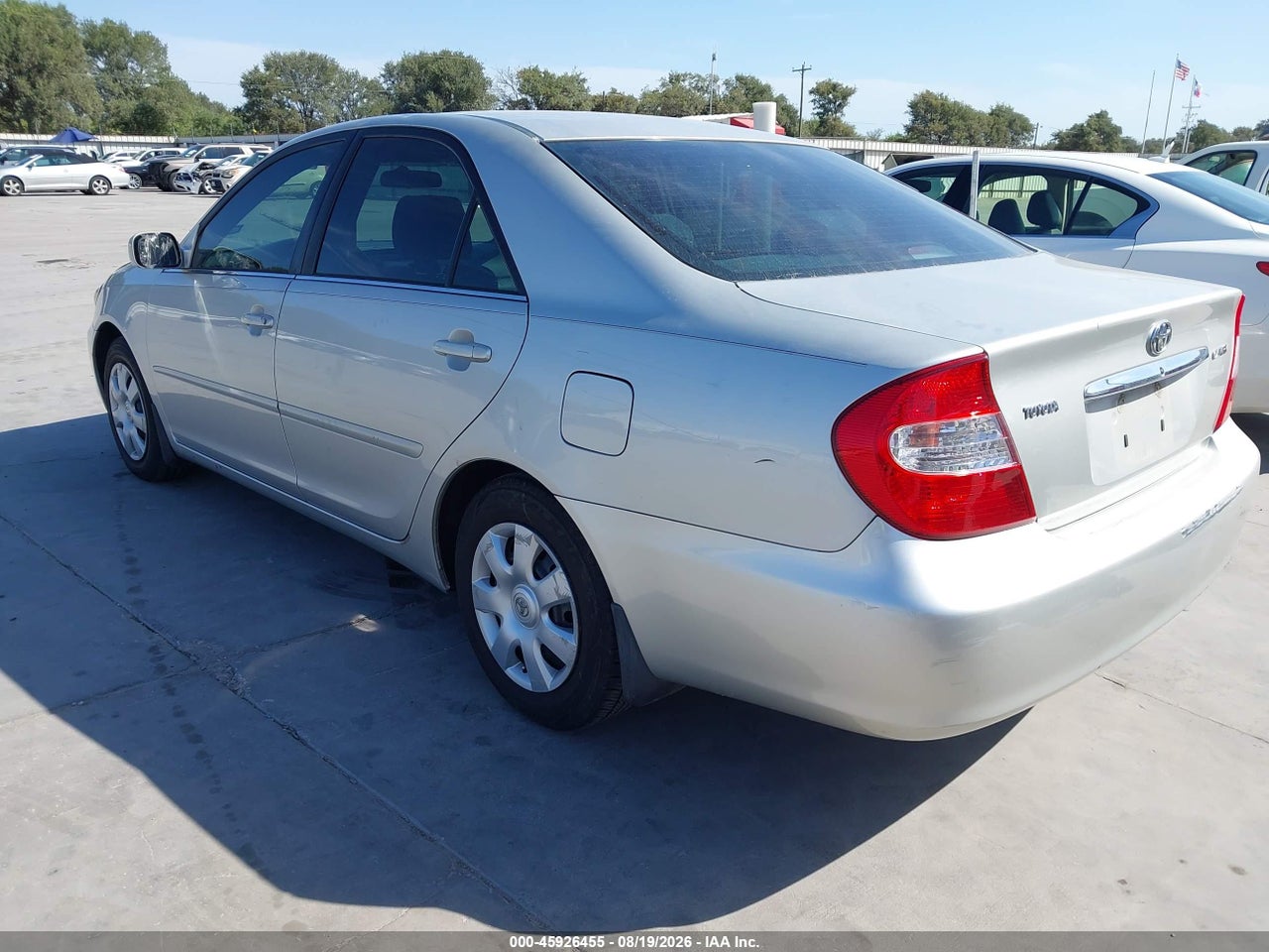 2002 TOYOTA CAMRY LE · 3/11