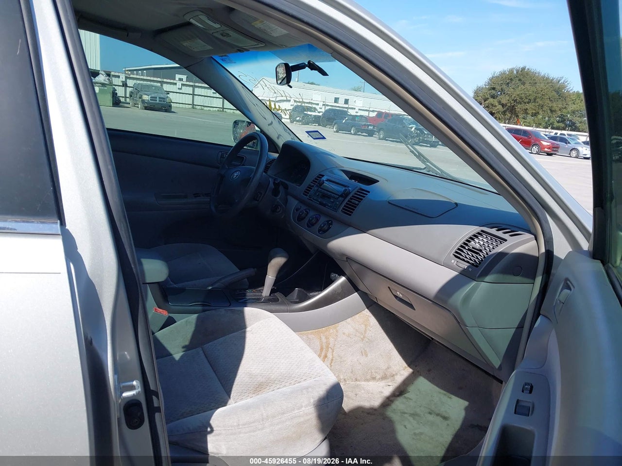 2002 TOYOTA CAMRY LE · 5/11