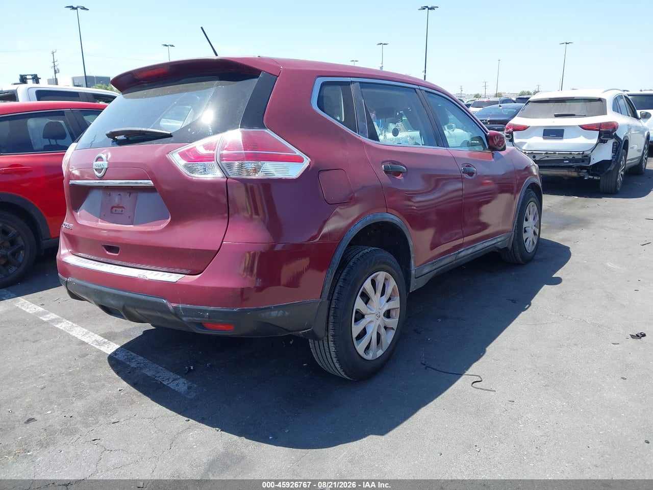 2016 NISSAN ROGUE S · 4/11