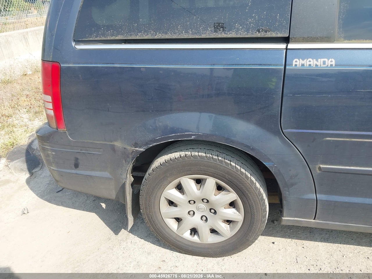 2009 CHRYSLER TOWN &amp; COUNTRY LX · 6/11
