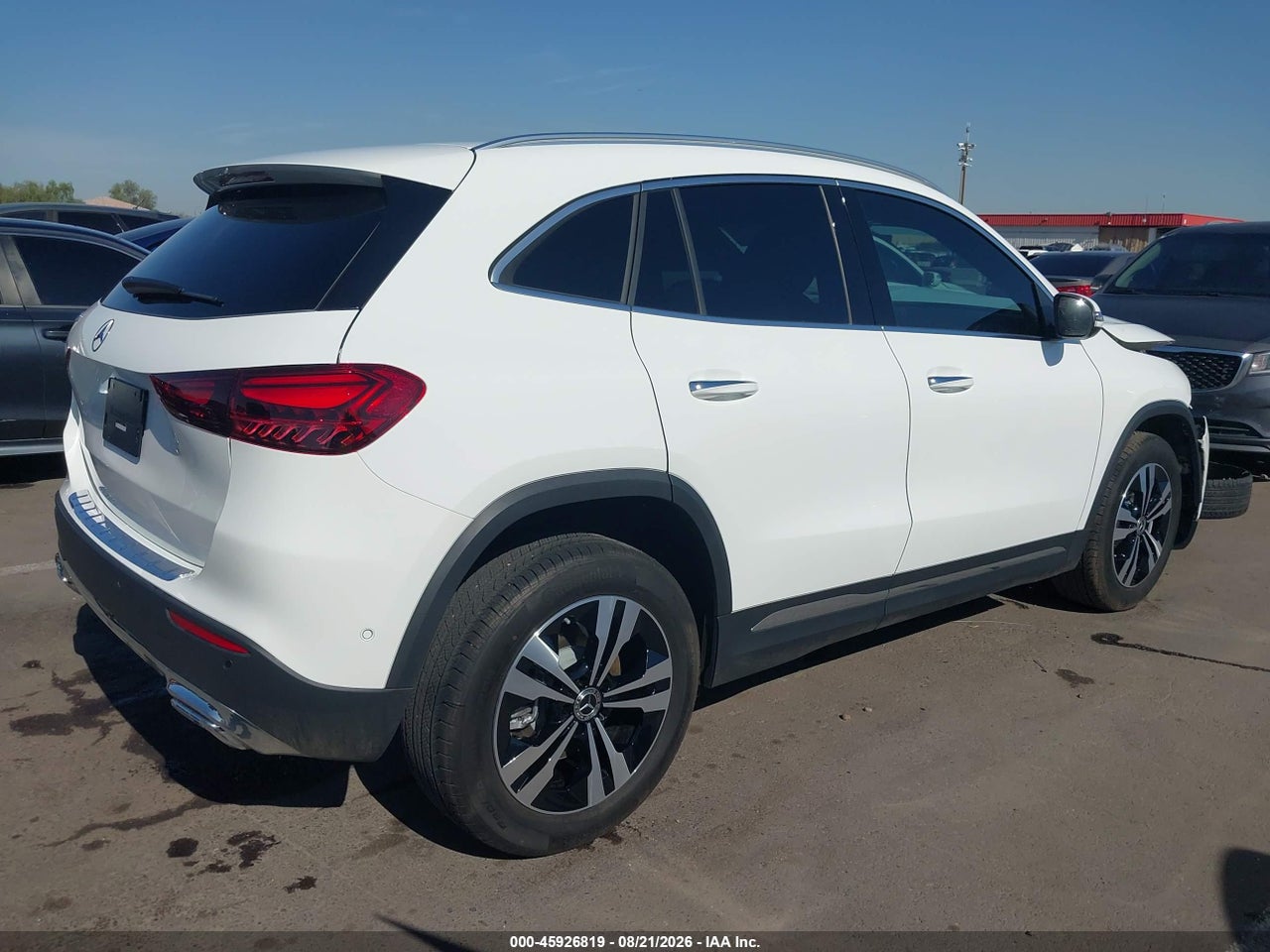 2026 MERCEDES-BENZ GLA 250 4MATIC · 4/11