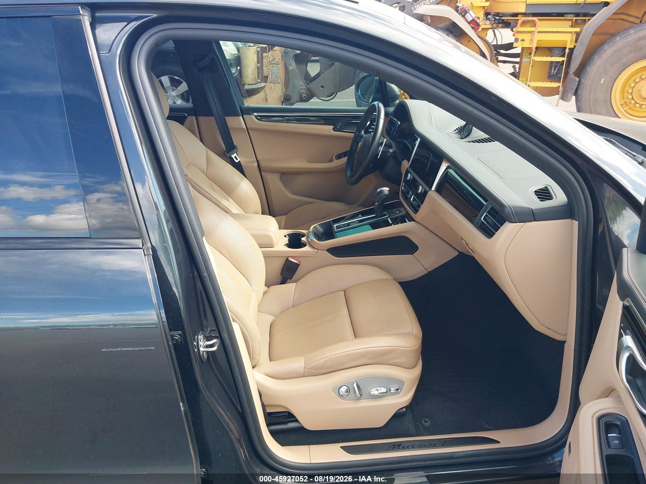 2023 PORSCHE MACAN T · 5/11