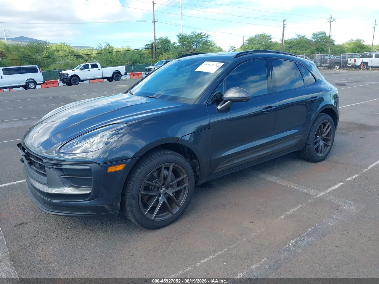 2023 PORSCHE MACAN T · 2/11