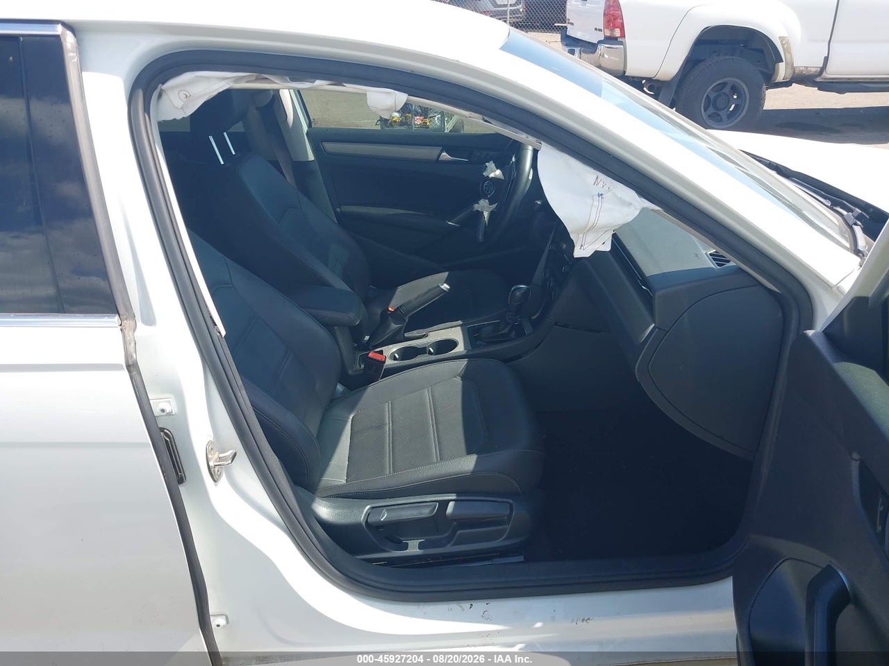 2021 VOLKSWAGEN PASSAT 2.0T SE · 5/10