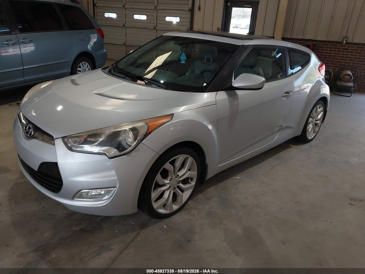 2012 HYUNDAI VELOSTER BASE W/GRAY · 2/11