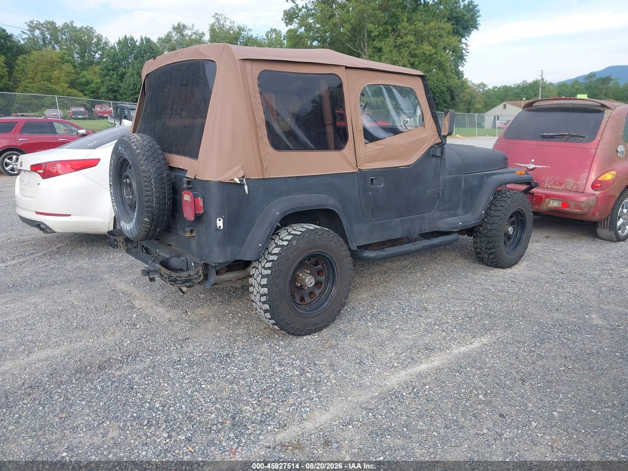 2J4FY19P1NJ****** · 1992 JEEP WRANGLER / YJ S · 4/11