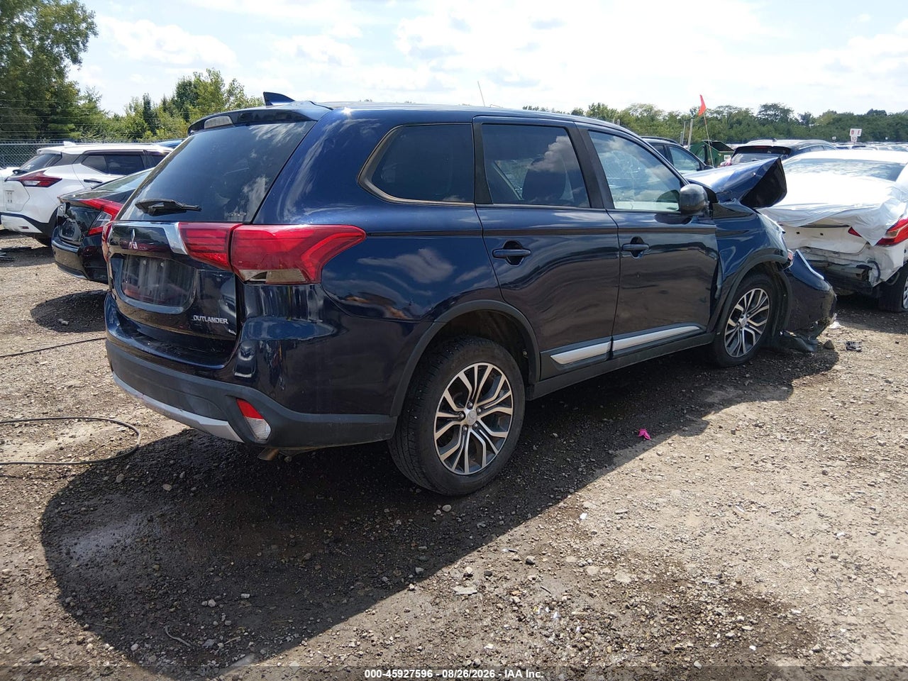 2018 MITSUBISHI OUTLANDER ES · 4/11
