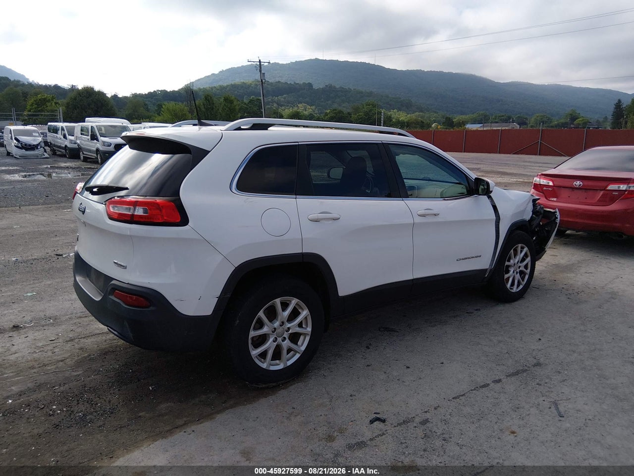 2015 JEEP CHEROKEE LATITUDE · 4/10