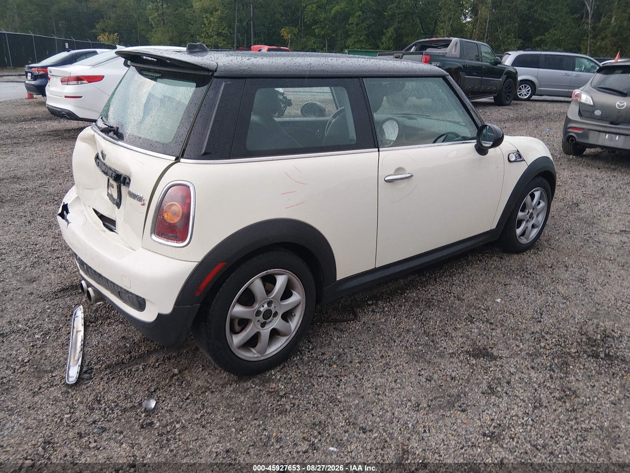 2010 MINI COOPER S   · 4/11
