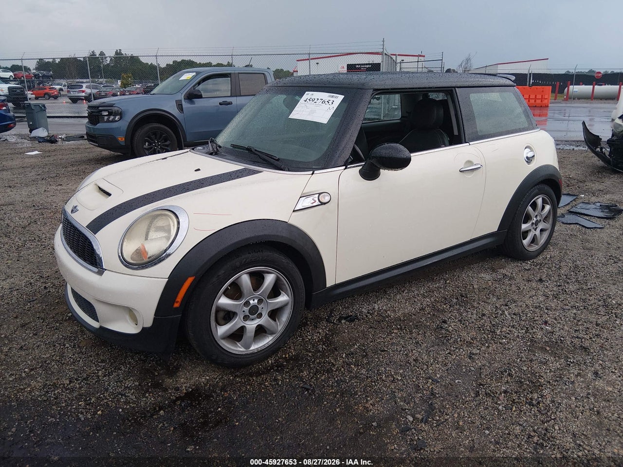 2010 MINI COOPER S   · 2/11