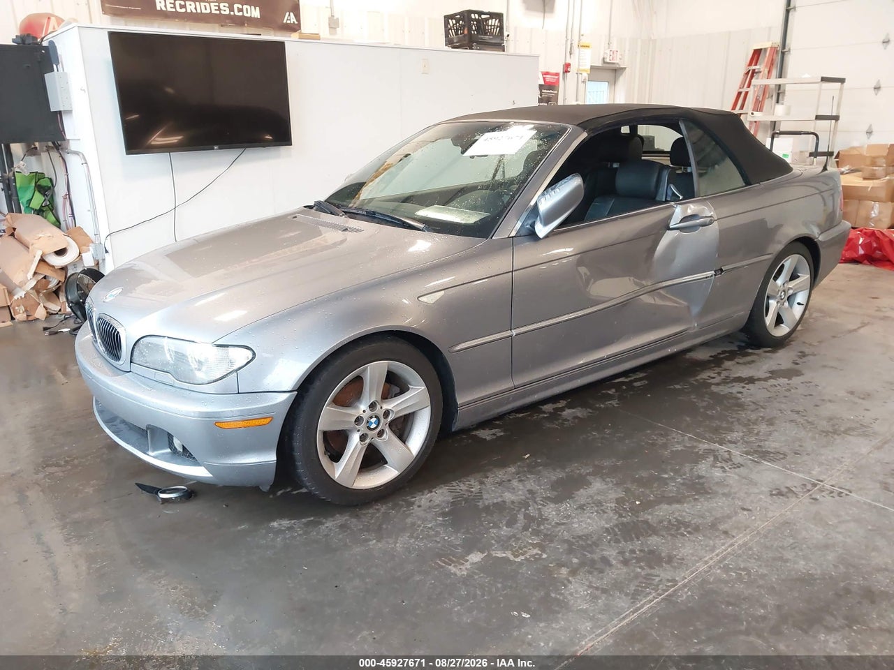 2004 BMW 325CI   · 2/11