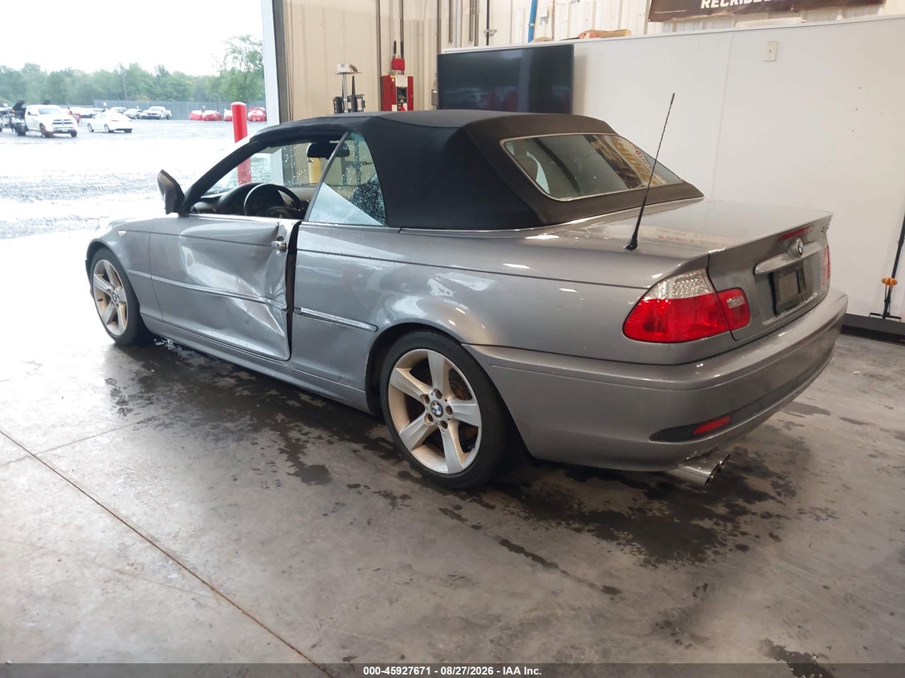 2004 BMW 325CI   · 3/11