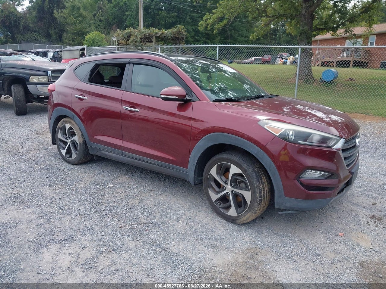 KM8J3CA25GU****** · 2016 HYUNDAI TUCSON LIMITED
