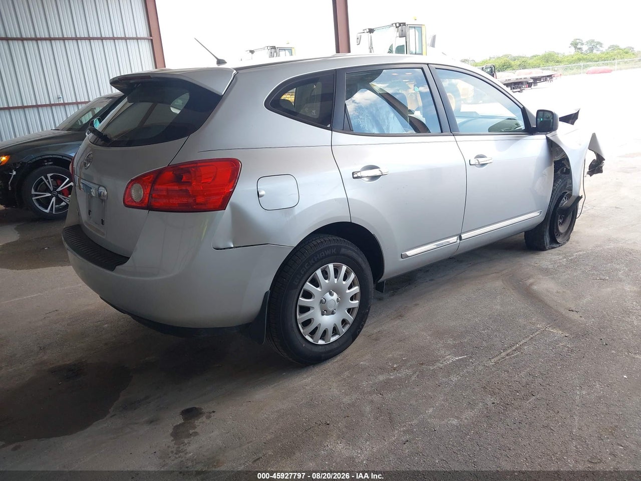 2013 NISSAN ROGUE S · 4/11