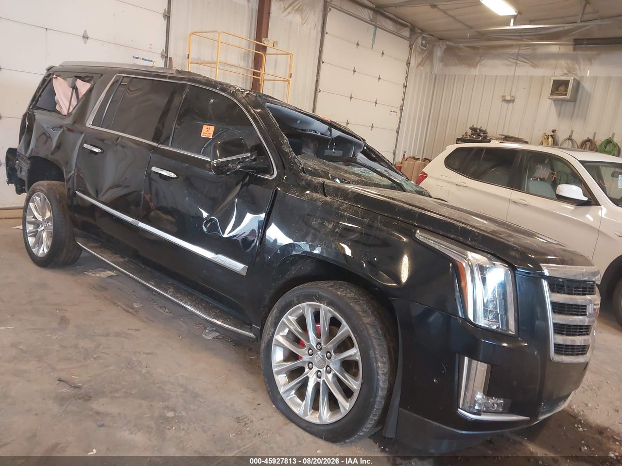 1GYS4HKJ8JR****** · 2018 CADILLAC ESCALADE ESV LUXURY