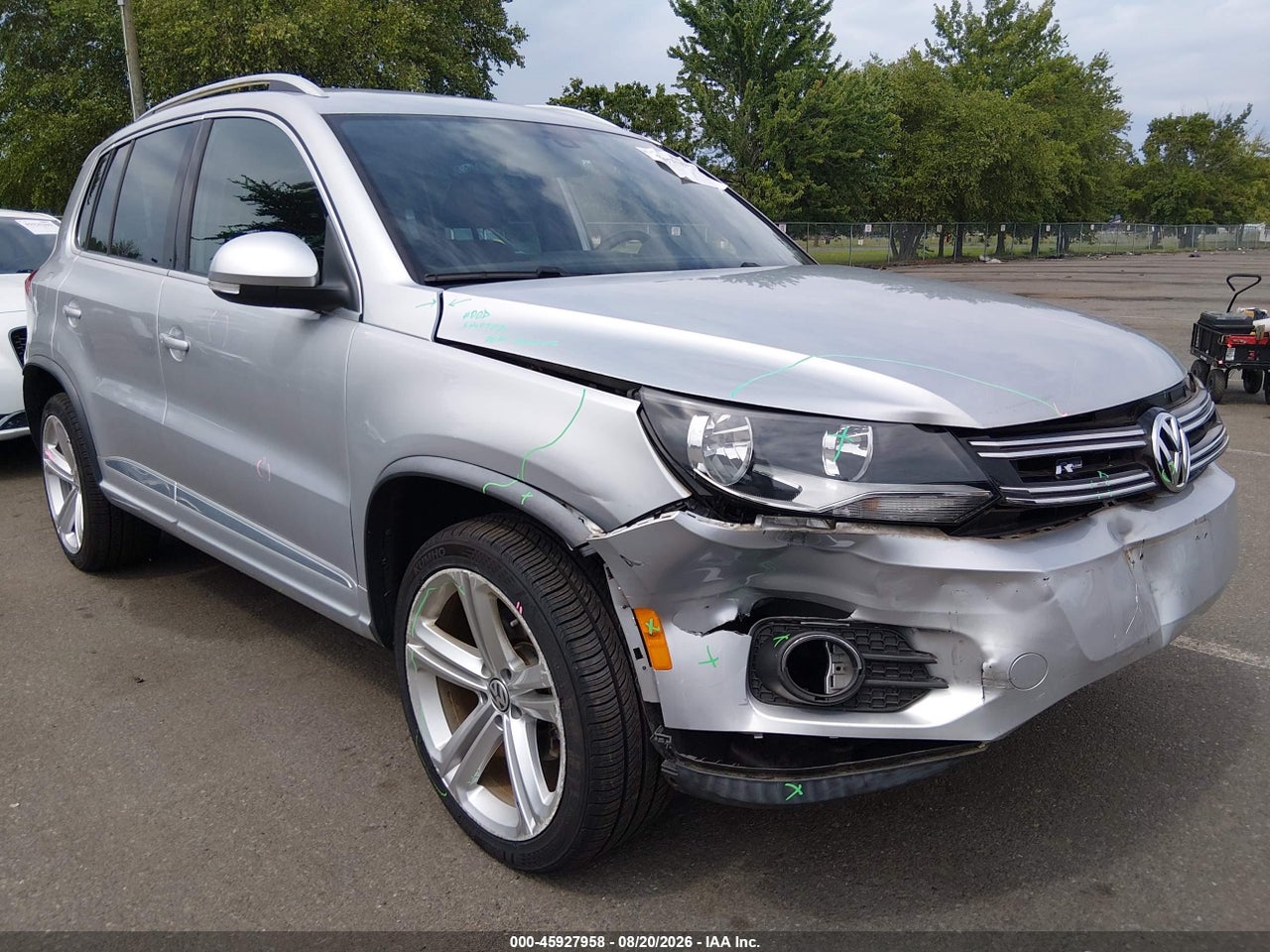 WVGBV7AX9GW****** · 2016 VOLKSWAGEN TIGUAN R-LINE