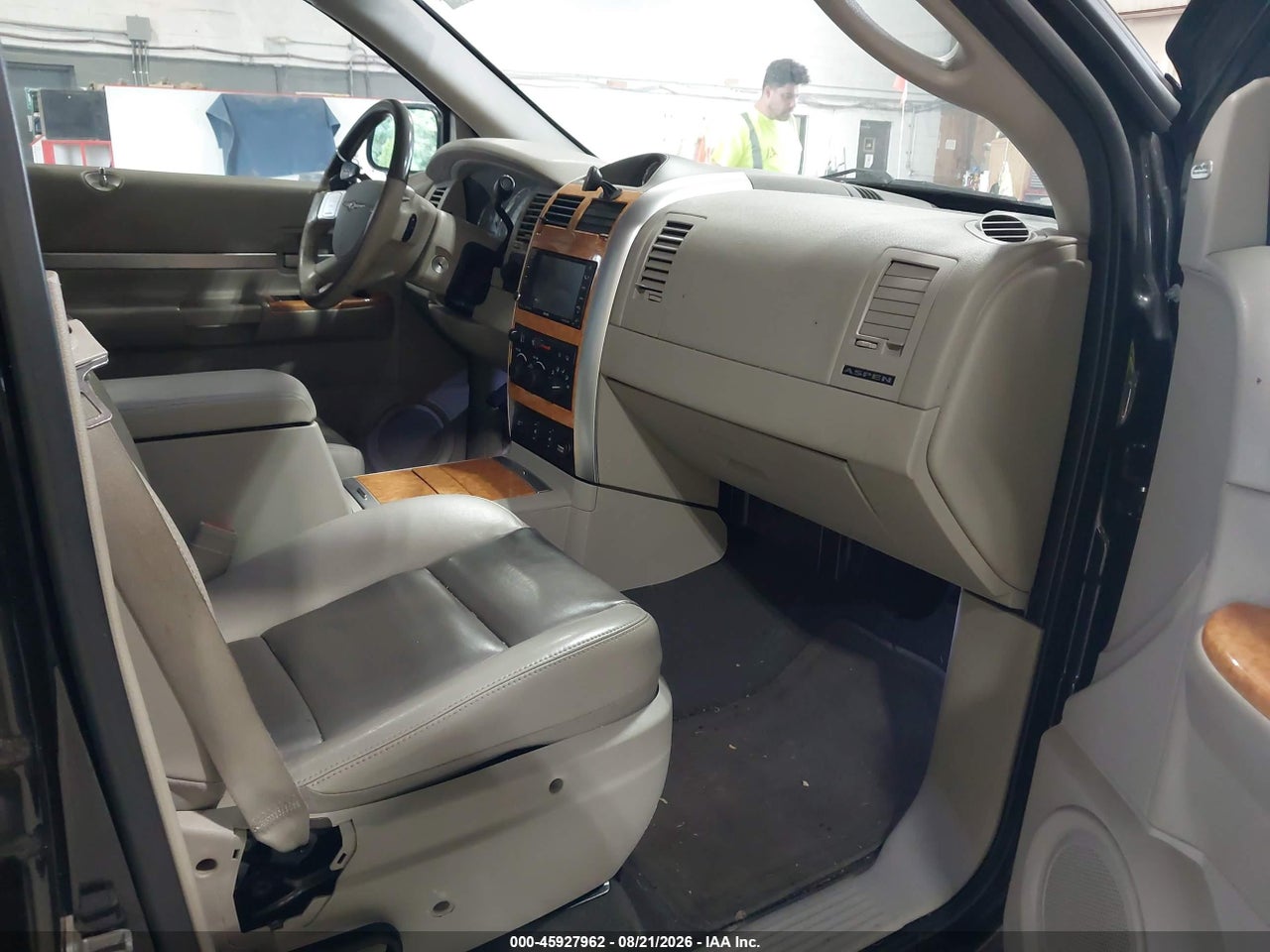 2008 CHRYSLER ASPEN LIMITED · 5/11