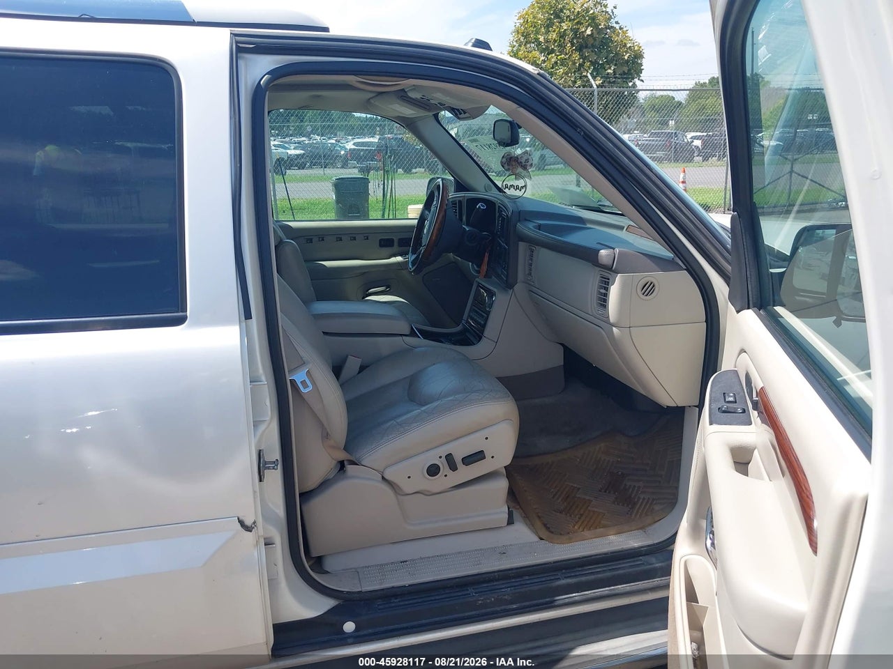 2004 CADILLAC ESCALADE ESV STANDARD · 5/11