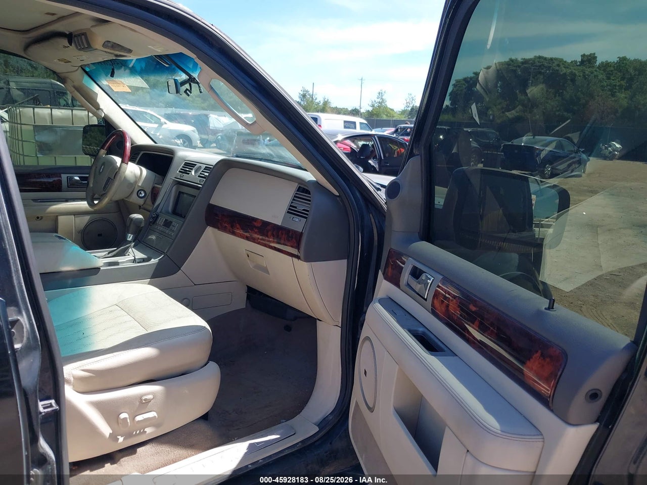 2004 LINCOLN NAVIGATOR · 5/11