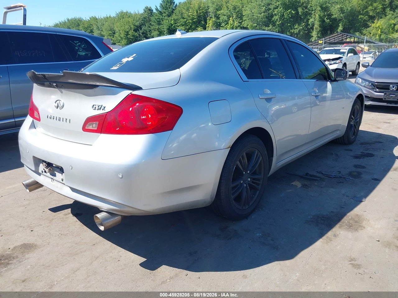 2010 INFINITI G37X · 4/11