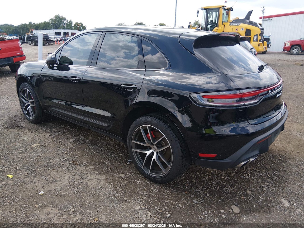 2025 PORSCHE MACAN S · 3/11