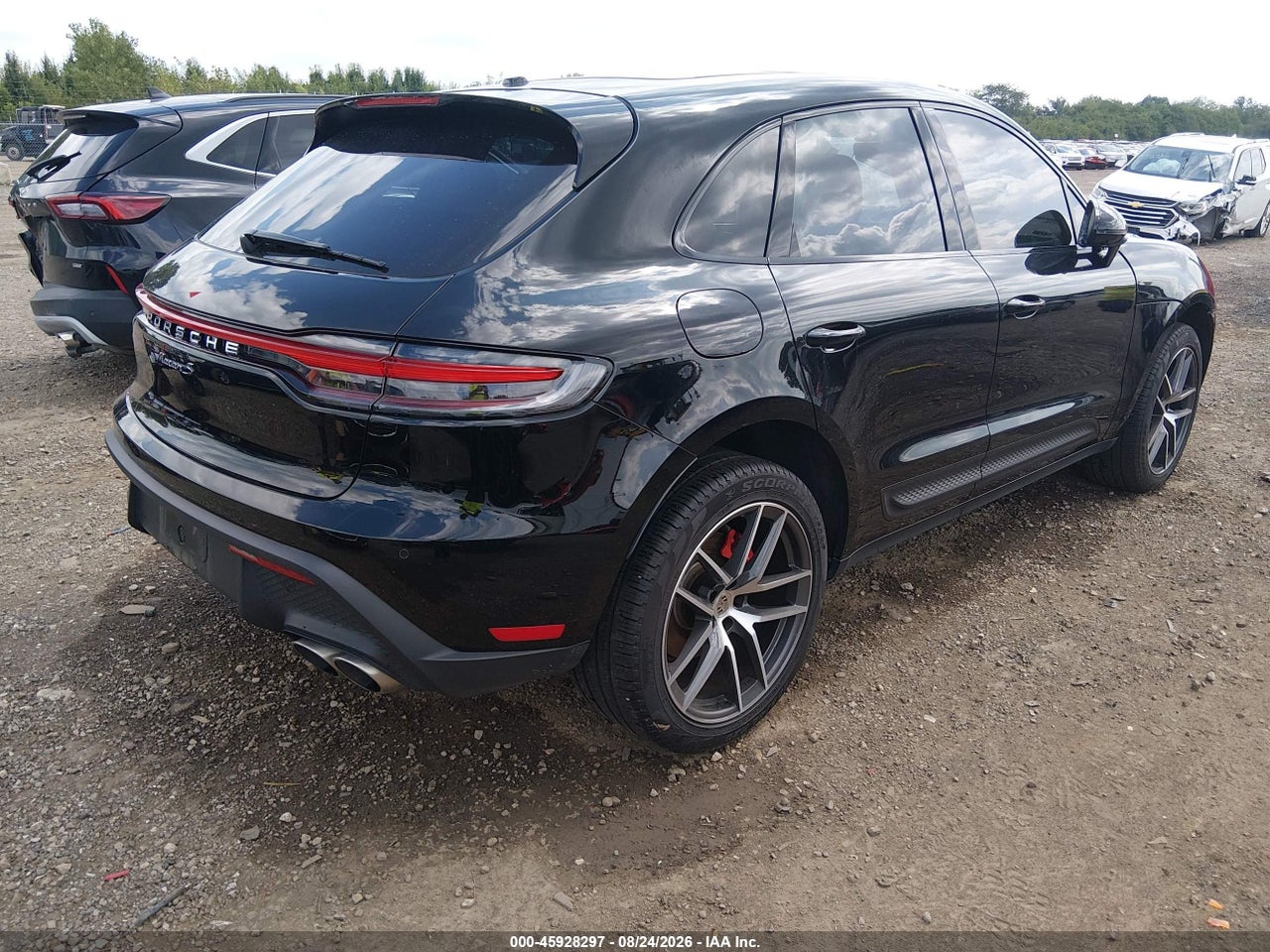2025 PORSCHE MACAN S · 4/11