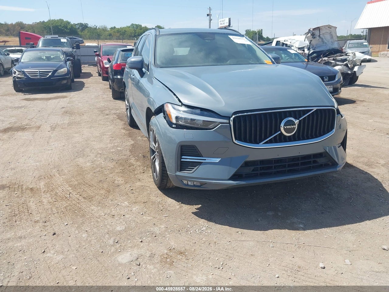2022 VOLVO XC60 B5 MOMENTUM