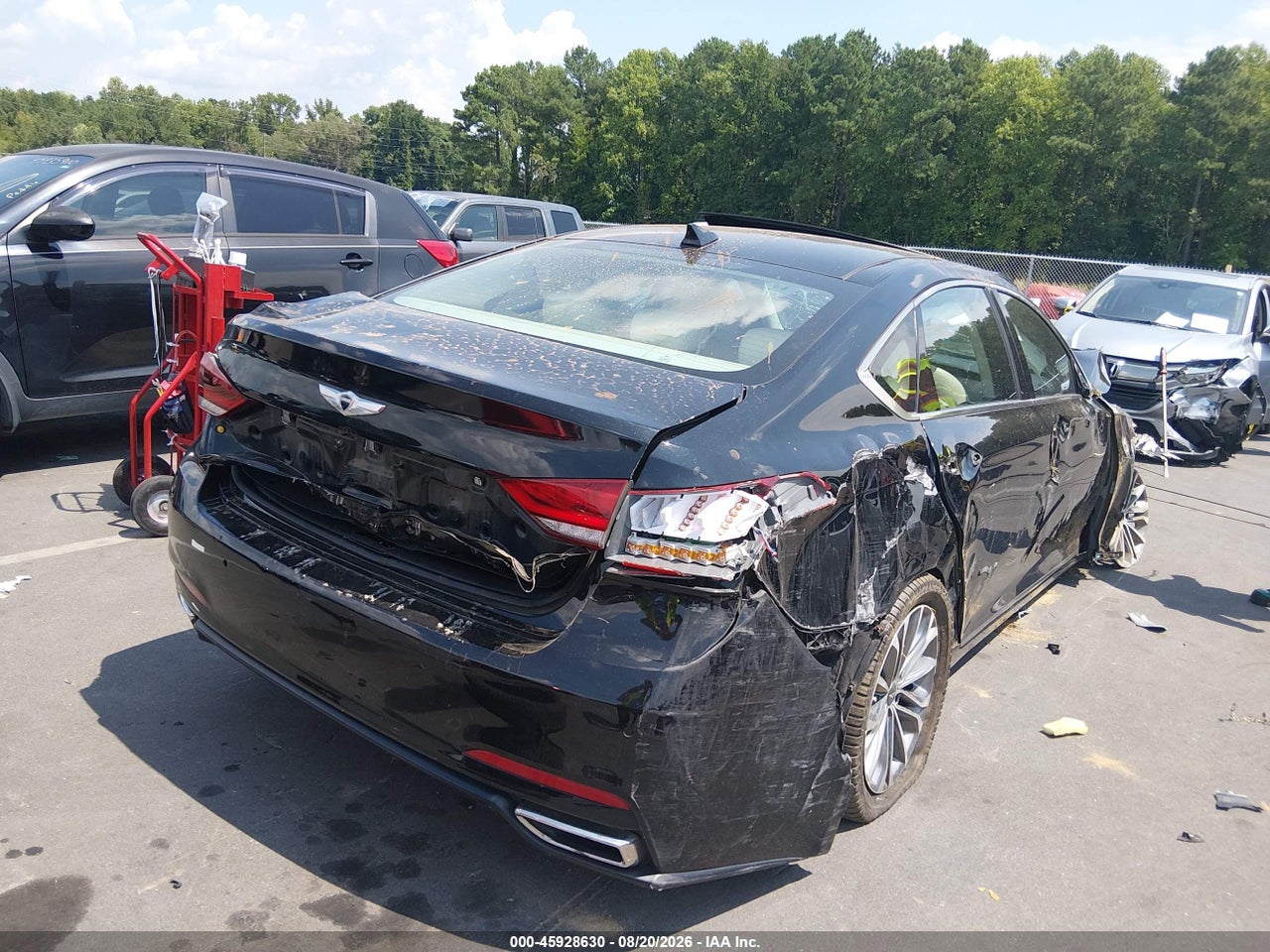 2015 HYUNDAI GENESIS 3.8 · 4/10