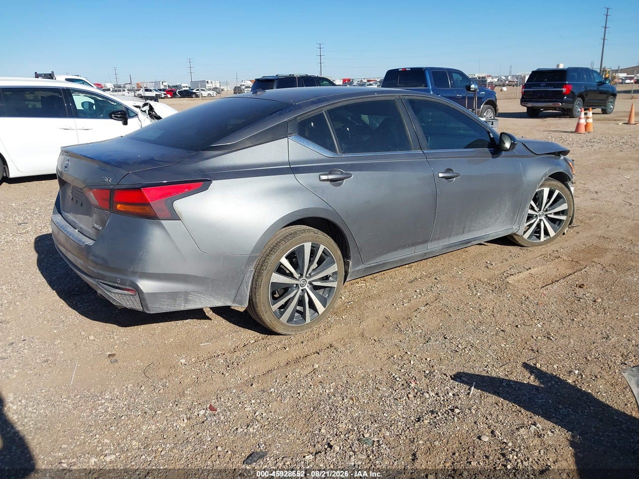 2020 NISSAN ALTIMA SR INTELLIGENT AWD · 4/10