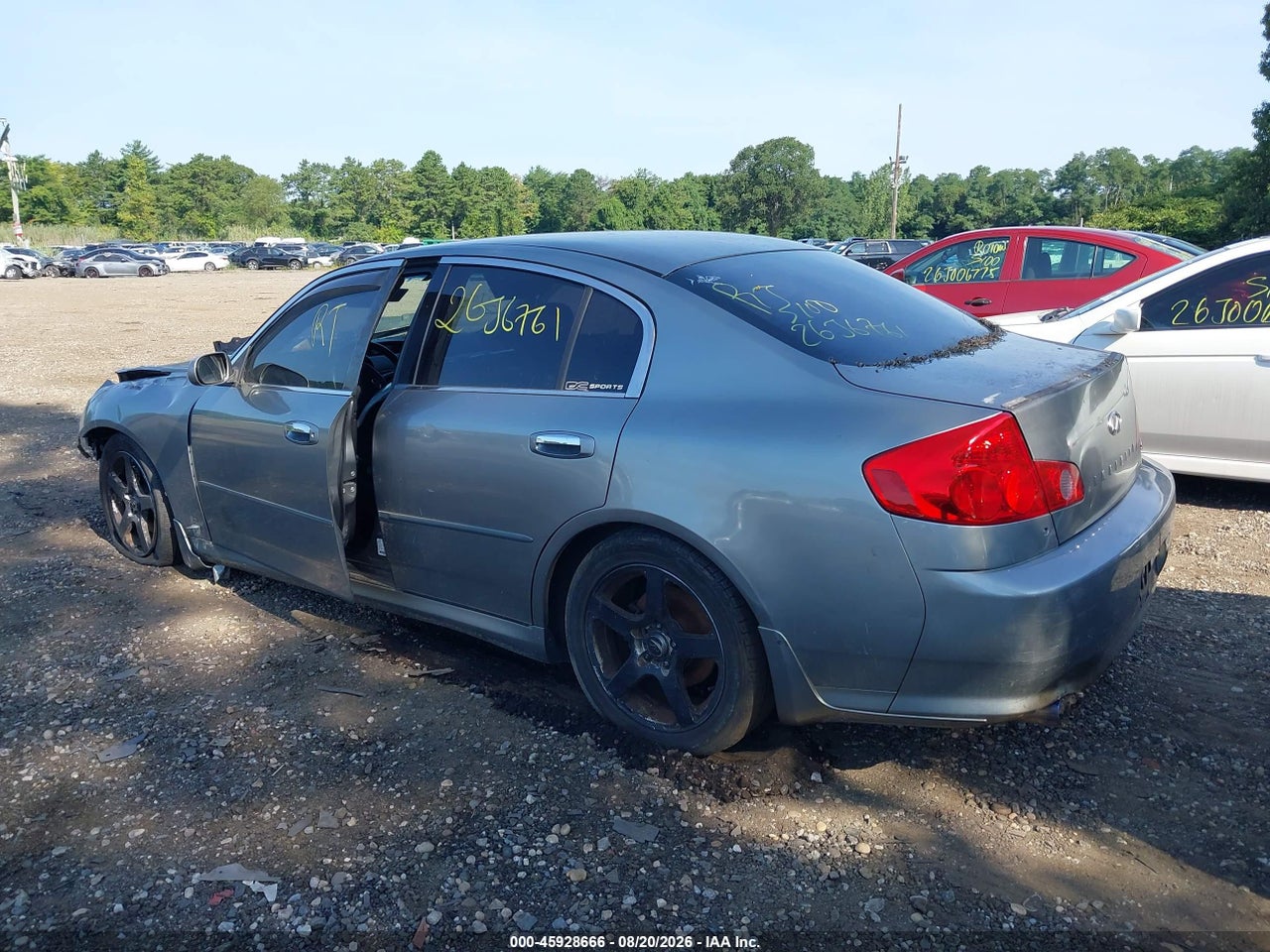 2005 INFINITI G35X · 3/9