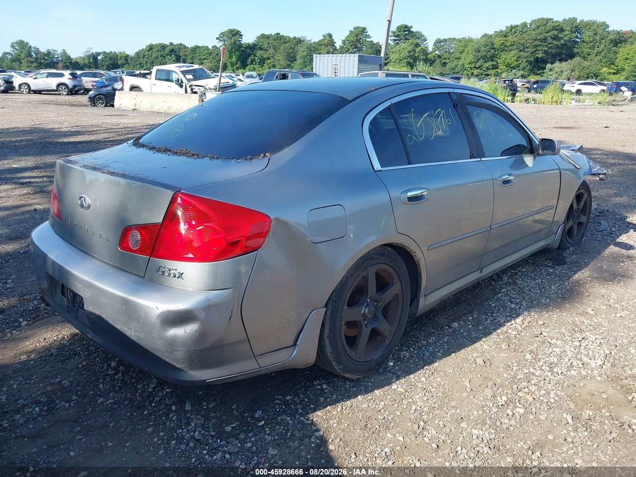 2005 INFINITI G35X · 4/9