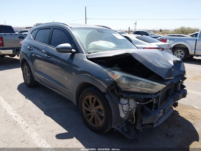 KM8J33A48GU****** · 2016 HYUNDAI TUCSON SE