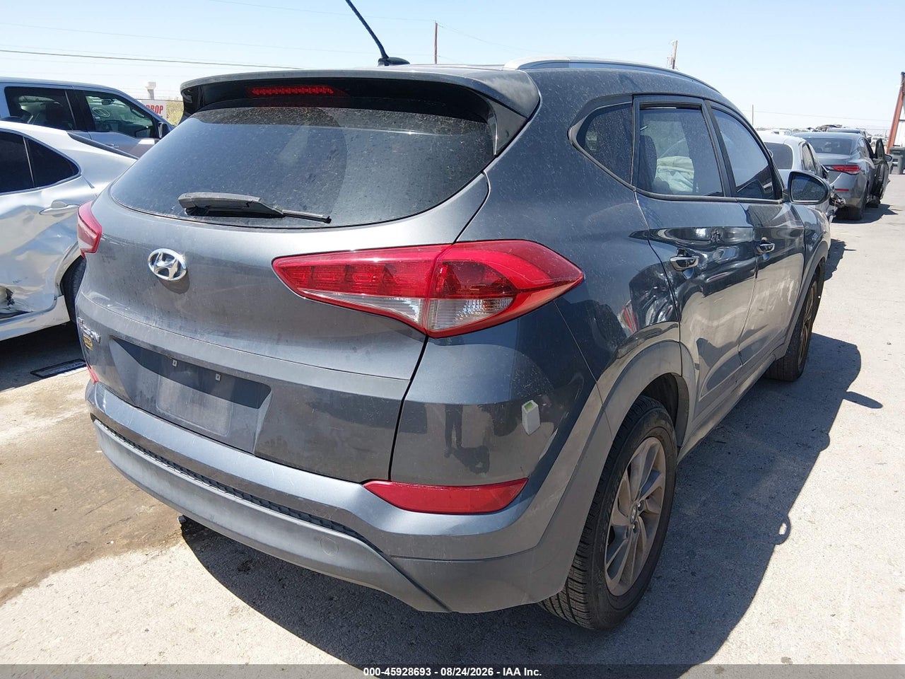 2016 HYUNDAI TUCSON SE · 4/11