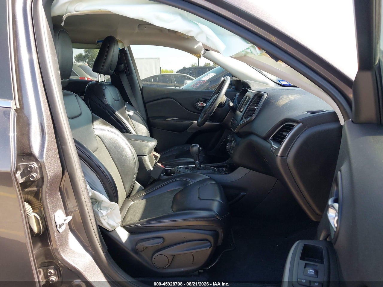 2019 JEEP CHEROKEE LATITUDE PLUS FWD · 5/10