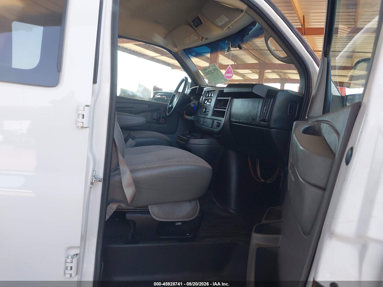 2015 CHEVROLET EXPRESS 3500 LT · 5/11