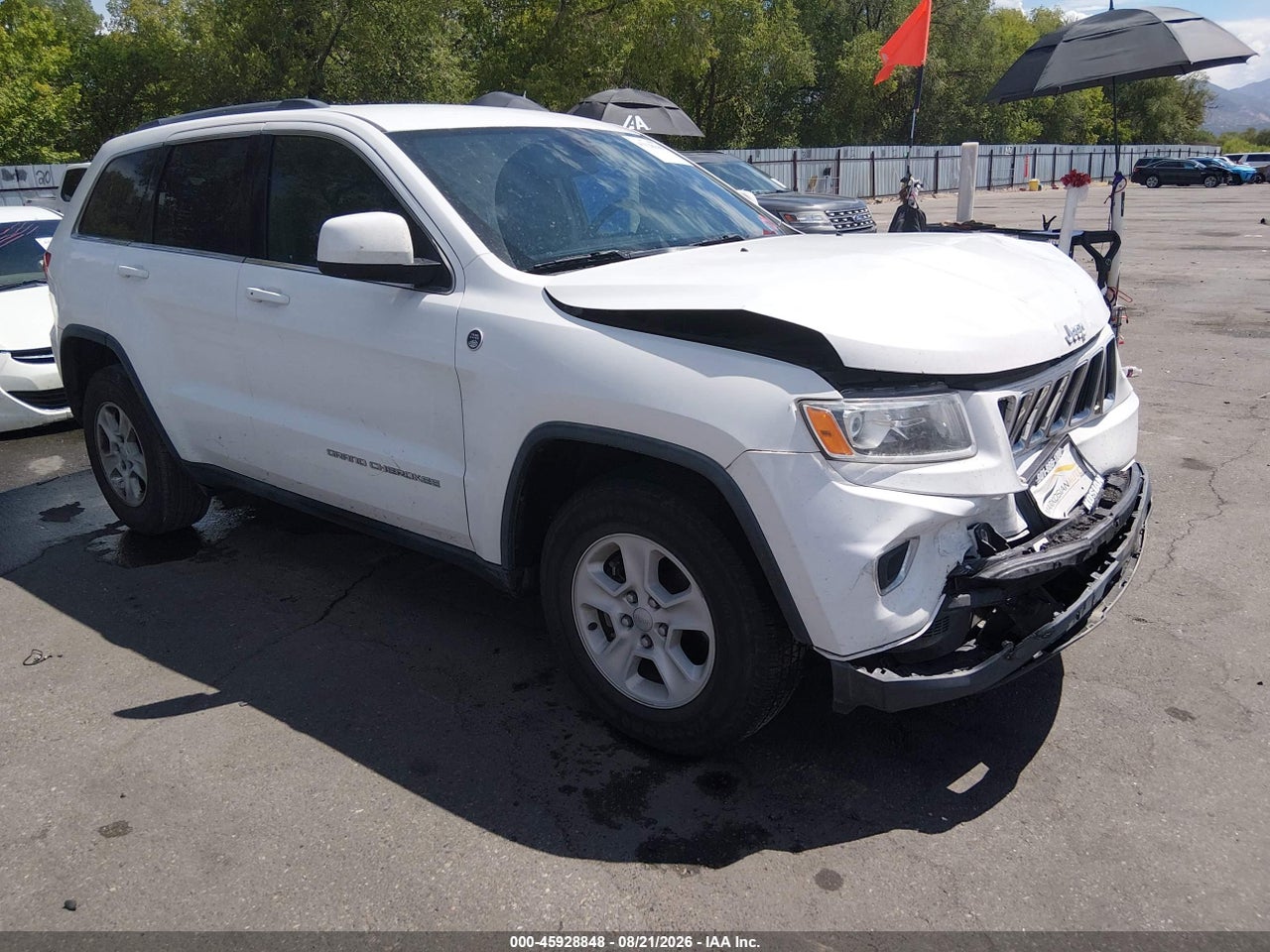 1C4RJFAG0FC****** · 2015 JEEP GRAND CHEROKEE LAREDO