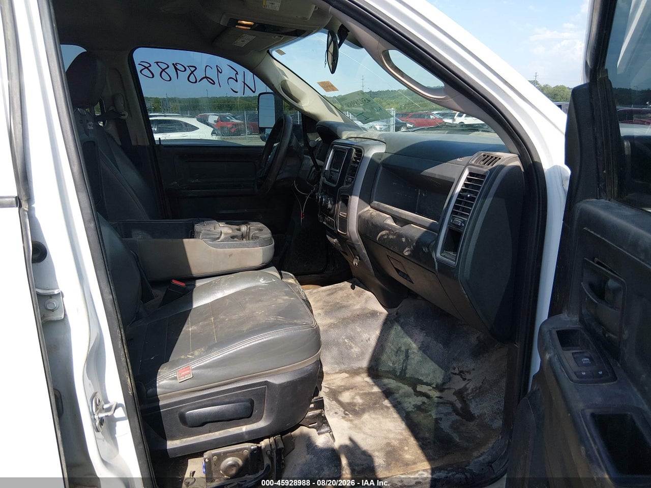 2017 RAM 2500 TRADESMAN  4X4 8' BOX · 5/11