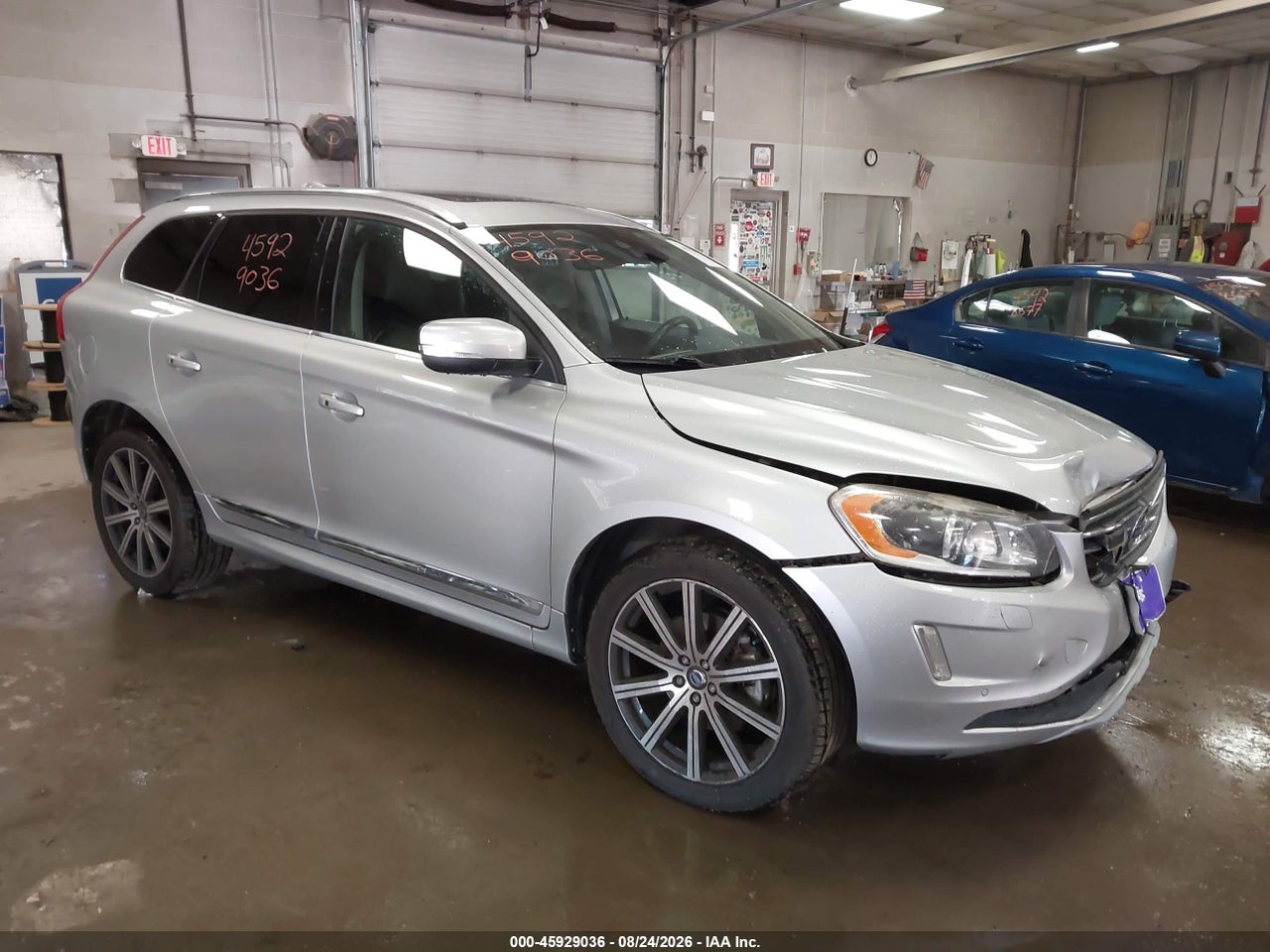 YV449MRU6H2****** · 2017 VOLVO XC60 T6 INSCRIPTION